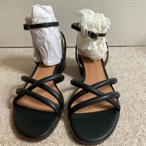 Madewell Strapy Sandals in Leather